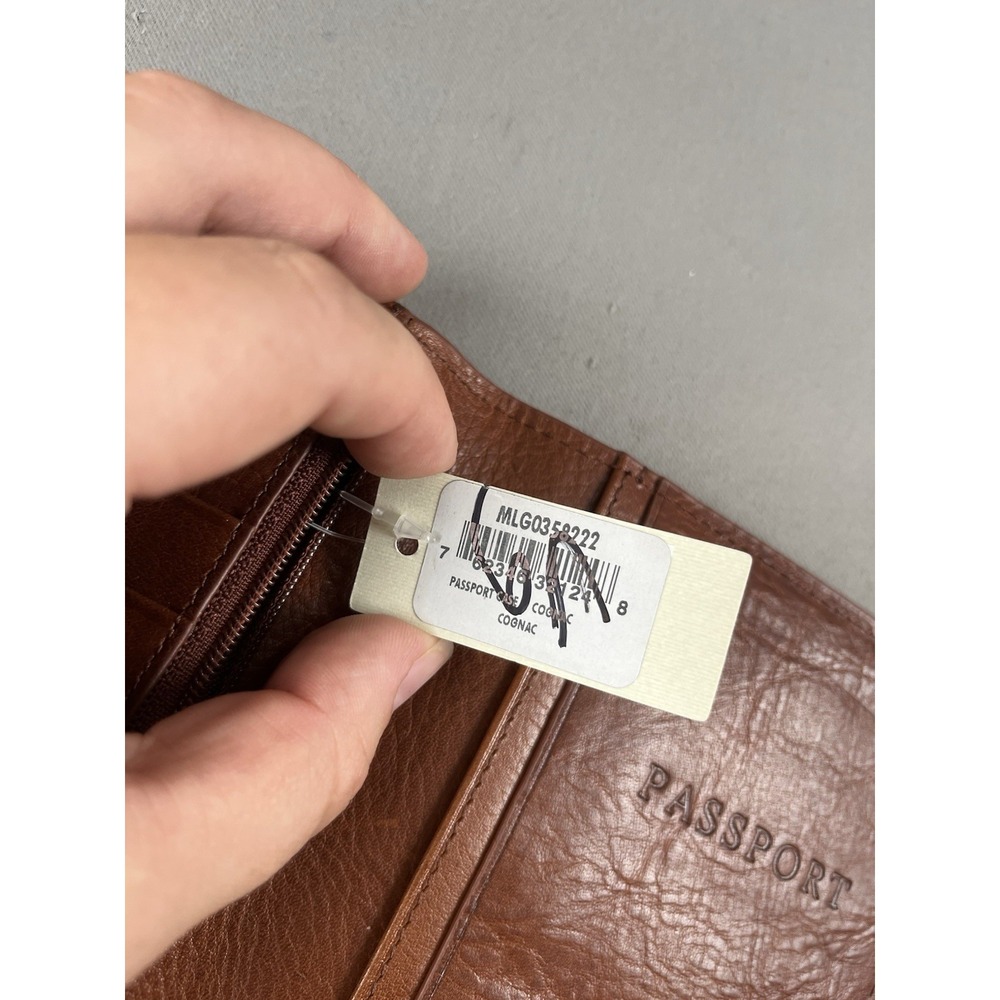 Fossil Men's Genuine Leather Brown Bifold Wallet Card and Passport Holder - Picture 3 of 15